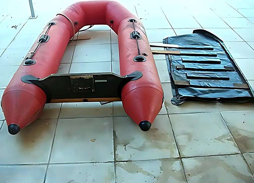 Floor bonding on a Bombard conventional boat, before