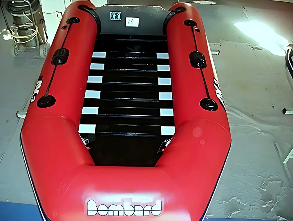 Floor bonding on a Bombard conventional boat, after