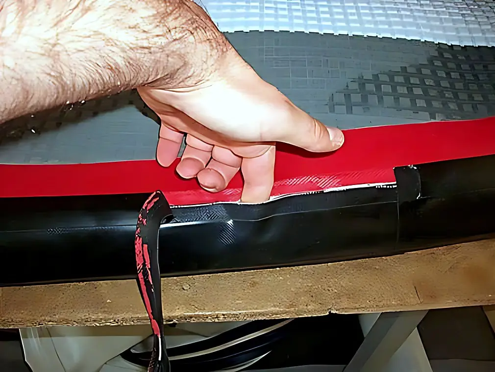 Seam bonding on an inflatable SUP board, before