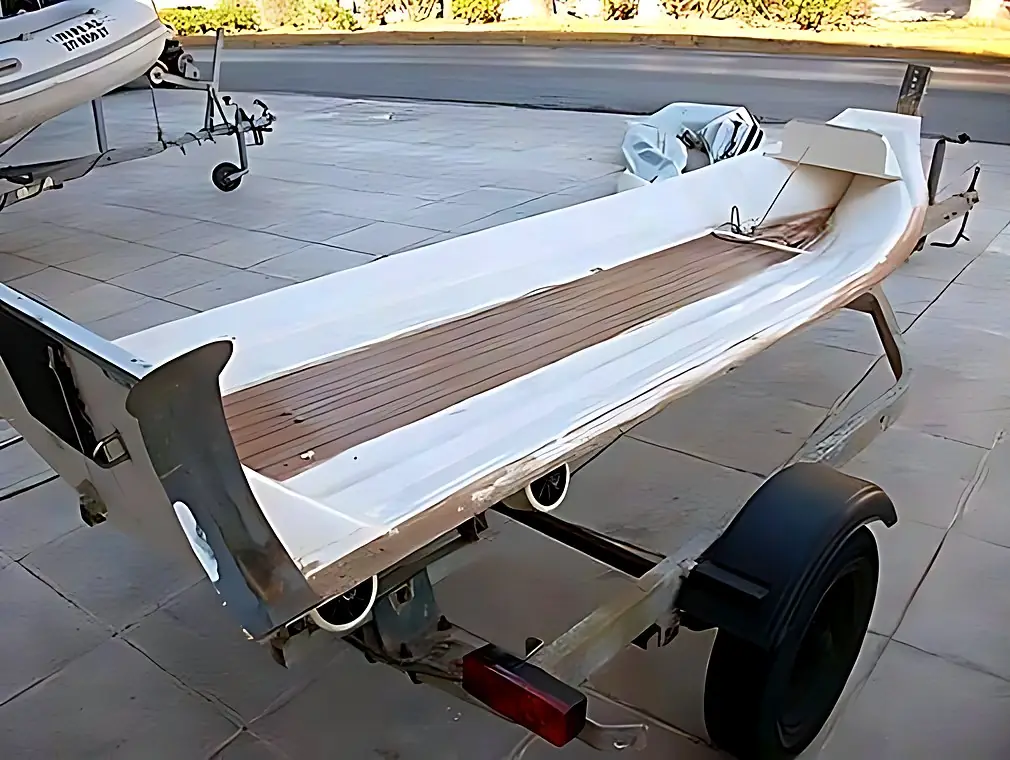 Bonding a tube onto the hull, before