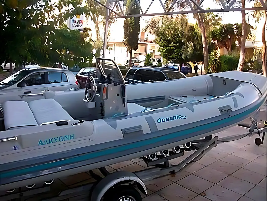 Re-mounting the fuel tank on an inflatable boat, after