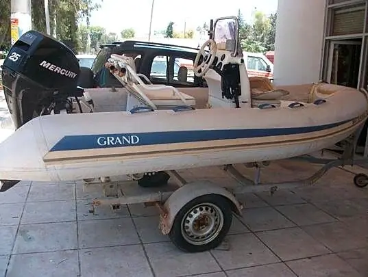 Tube replacement on a Grande 3.80 inflatable boat, before