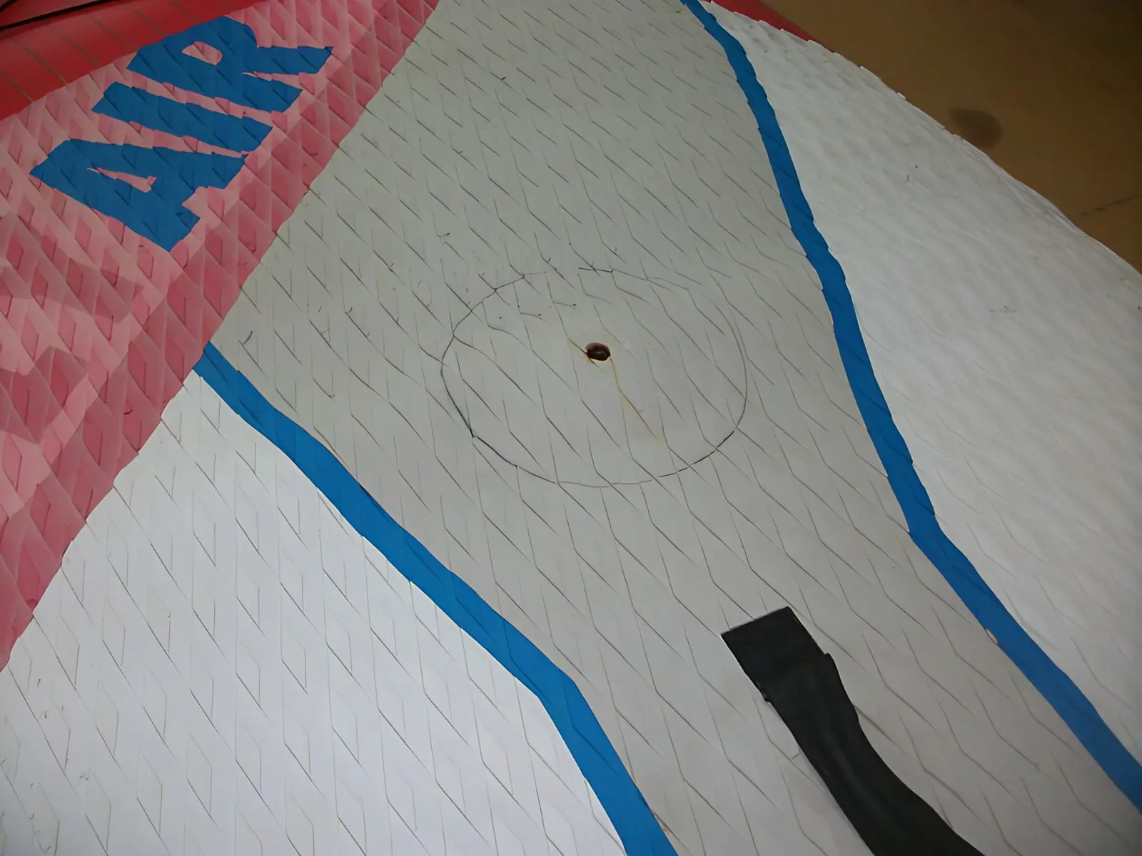 Inflatable SUP board repair, photo 1
