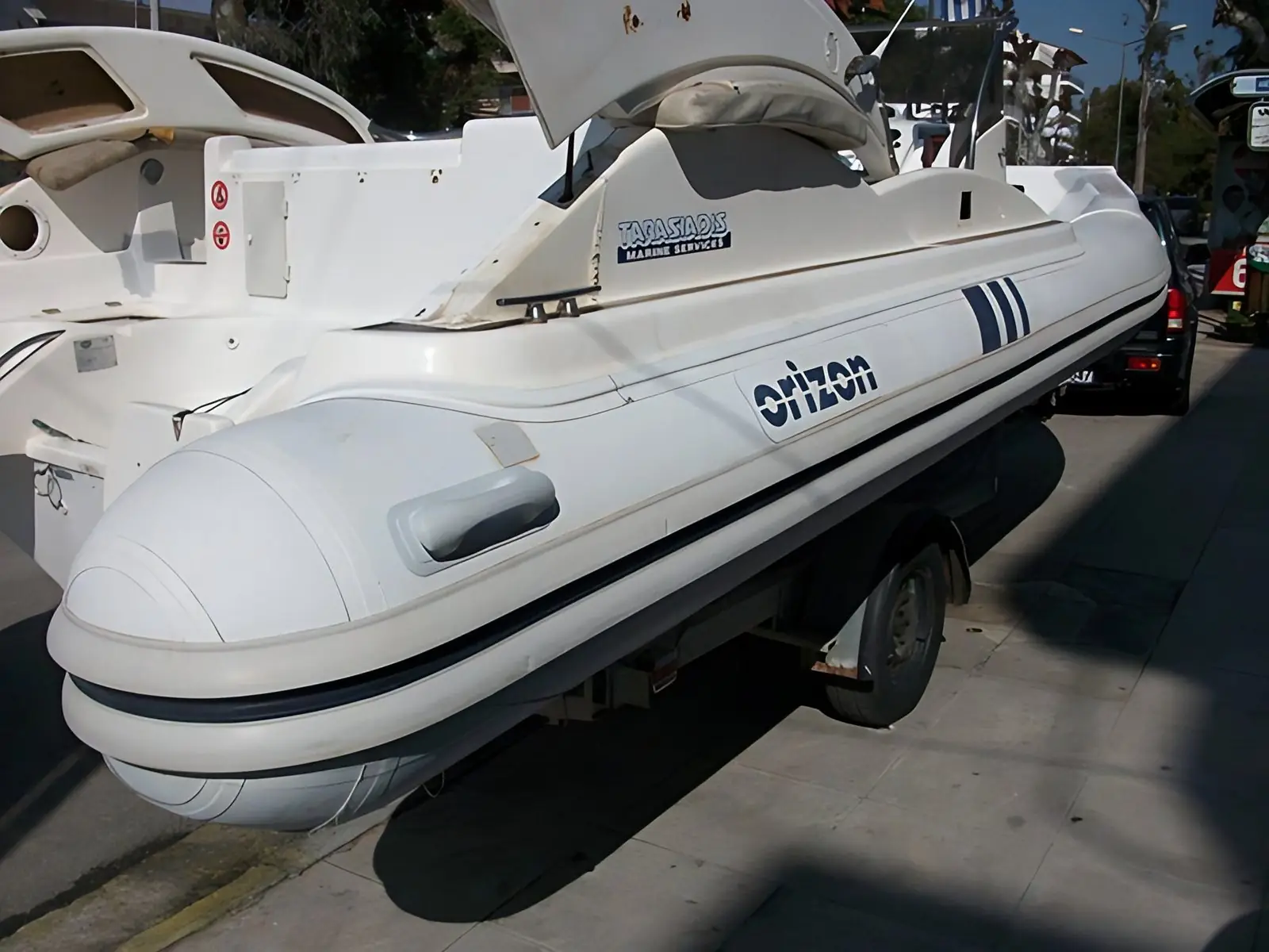 Rubbing strake replacement on an Orizon 7.10 inflatable boat, photo 1