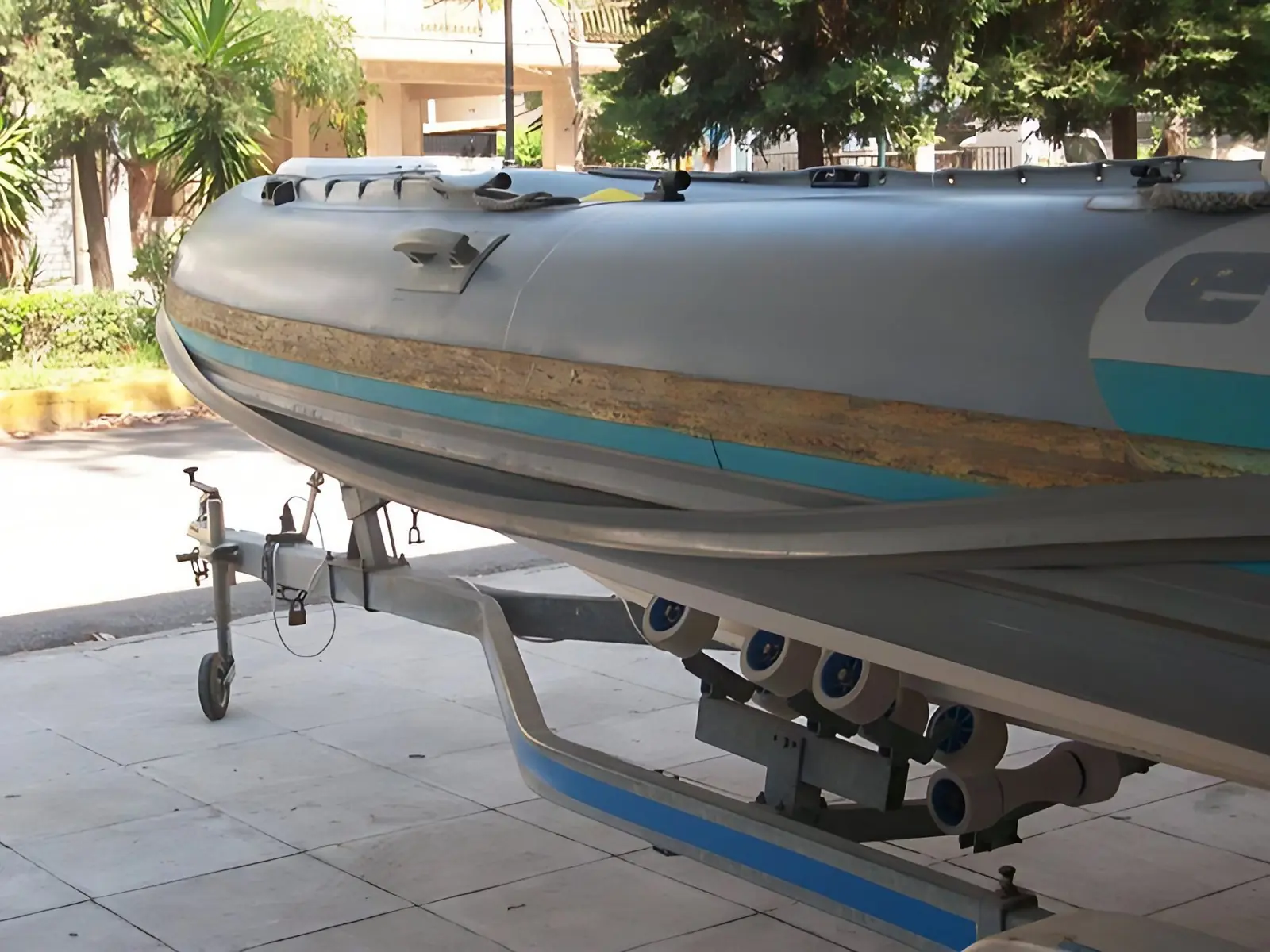 PVC rubbing strake replacement on an Evripus inflatable boat, photo 1