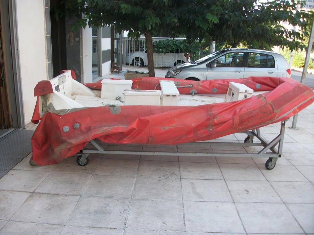 Κατασκευή αεροθαλάμου σε φουσκωτό σκάφος Narwhal 4.00 