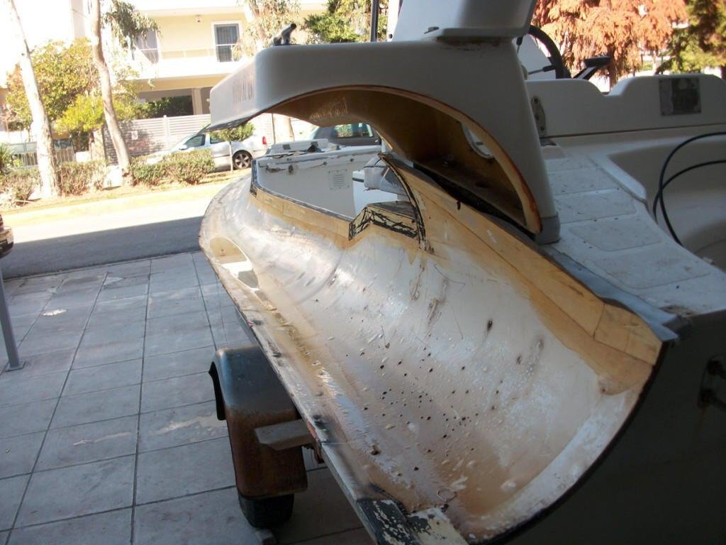 Allagi_aerothalamou_se_fouskoto_skafos_Watercraft_610