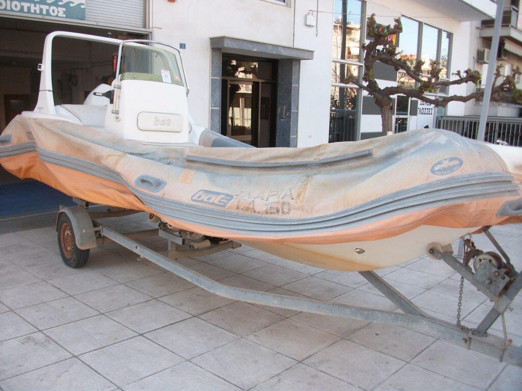 Αλλαγή αεροθαλάμου σε φουσκωτό σκάφος BAT