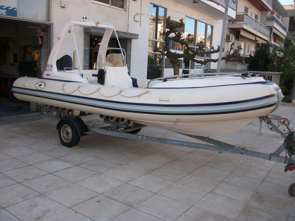 Αλλαγή κυματοθραύστη και καθαρισμός αεροθαλάμου