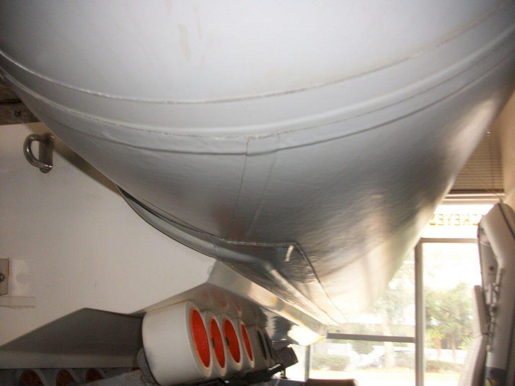 Αλλαγή κυματοθραύστη σε φουσκωτό σκάφος Wind