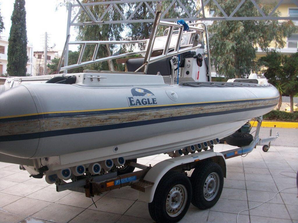 Αλλαγή κυματοθραύστη σε φουσκωτό σκάφος Eagle
