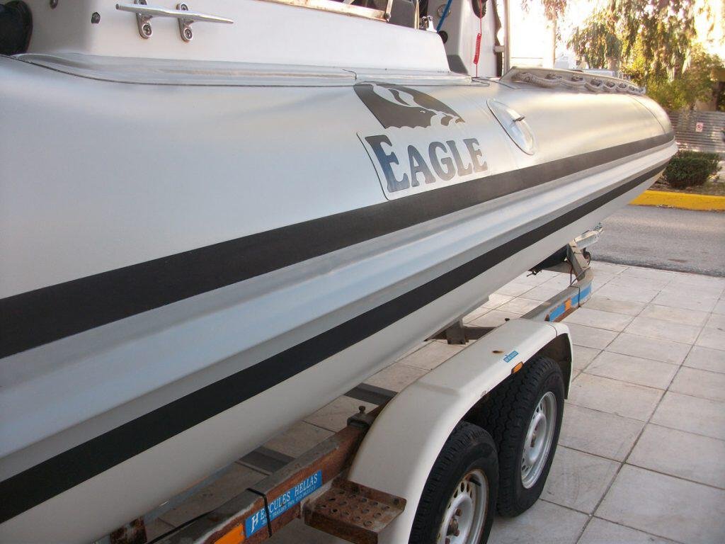 Αλλαγή κυματοθραύστη σε φουσκωτό σκάφος Eagle