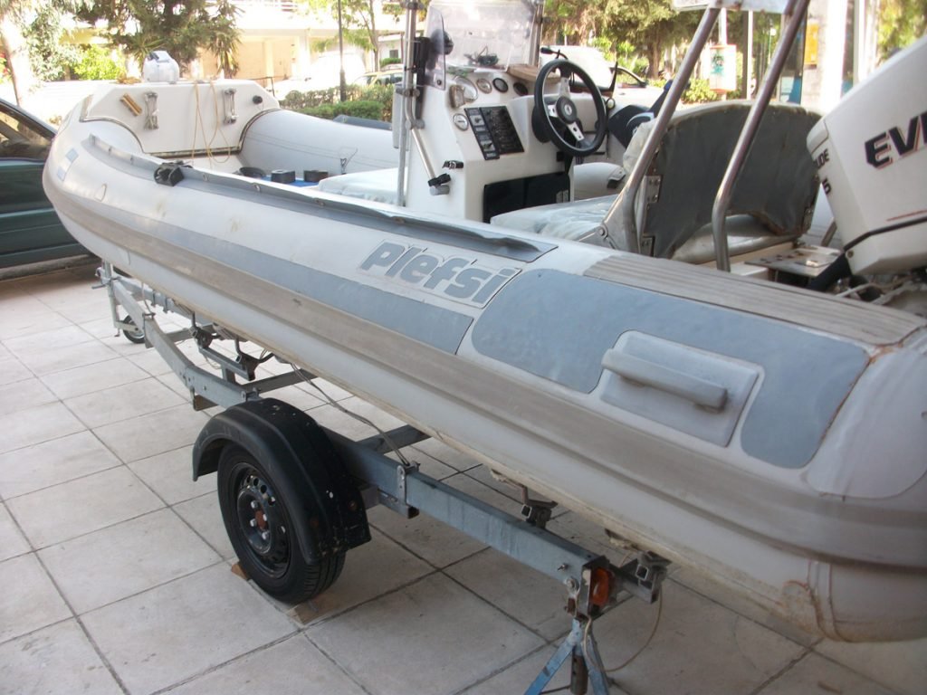Αλλαγή αεροθαλάμου σε φουσκωτό σκάφος Plefsi 4.60