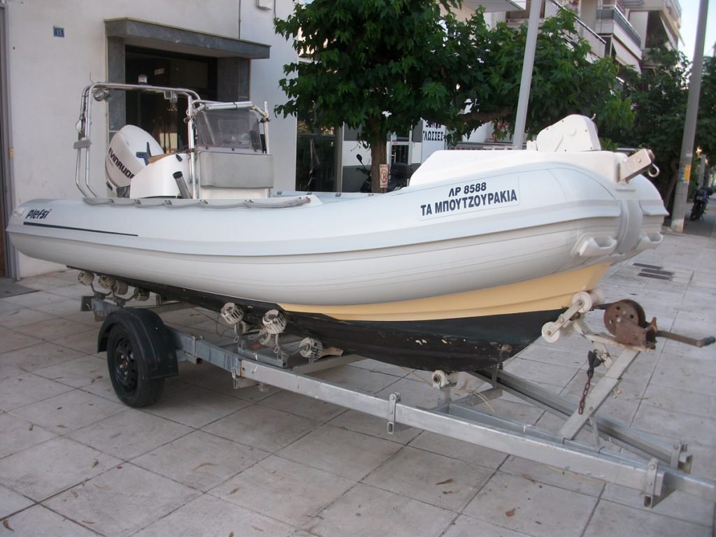 Αλλαγή αεροθαλάμου σε φουσκωτό σκάφος Plefsi 4.60