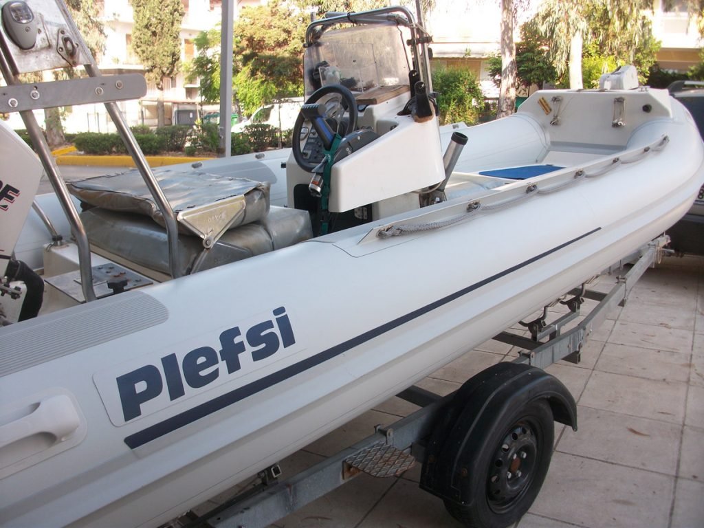 Αλλαγή αεροθαλάμου σε φουσκωτό σκάφος Plefsi 4.60