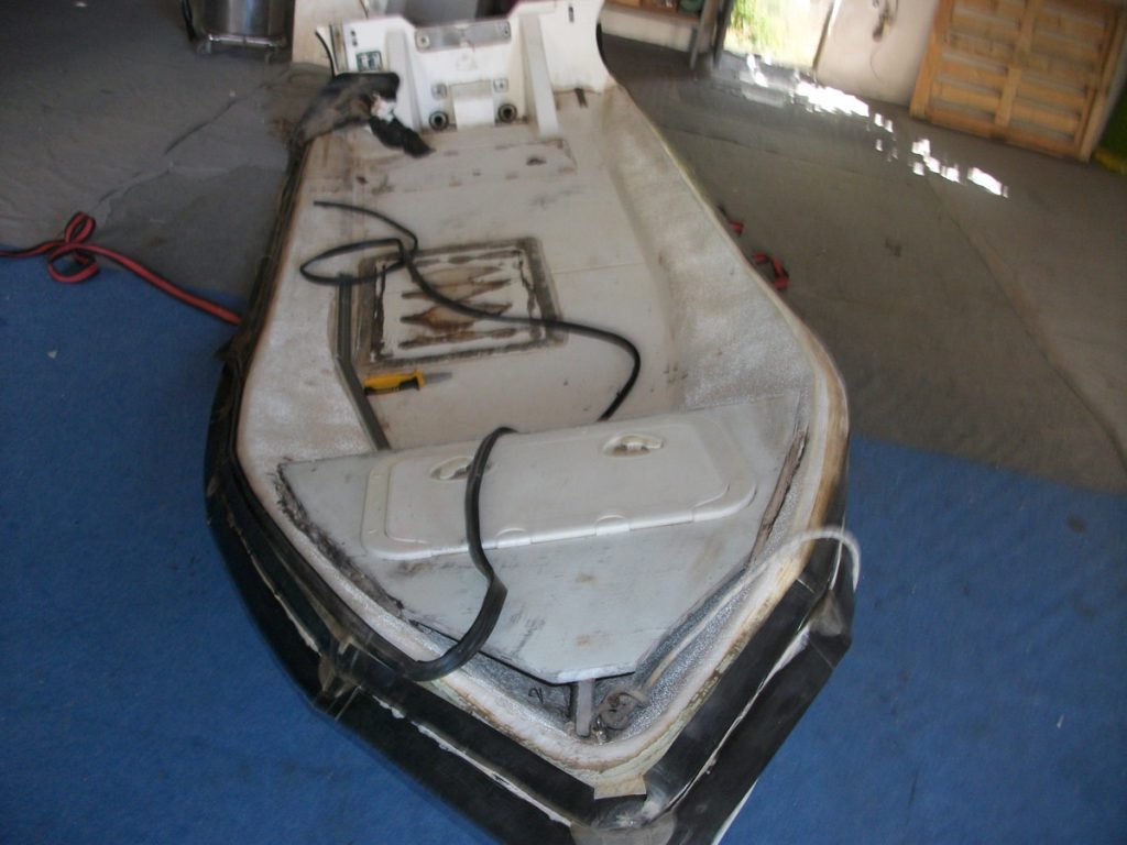 Κόλλημα αεροθαλάμου σε φουσκωτό σκάφος Bombard