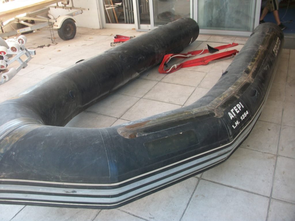 Κόλλημα αεροθαλάμου σε φουσκωτό σκάφος Bombard