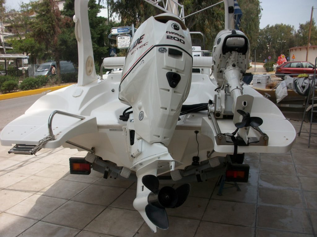 Αλλαγή κυματοθραύστη φουσκωτό σκάφος Attack