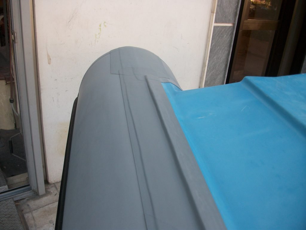 Ενίσχυση και καθαρισμός αεροθαλάμου σε φουσκωτό σκάφος Wiking