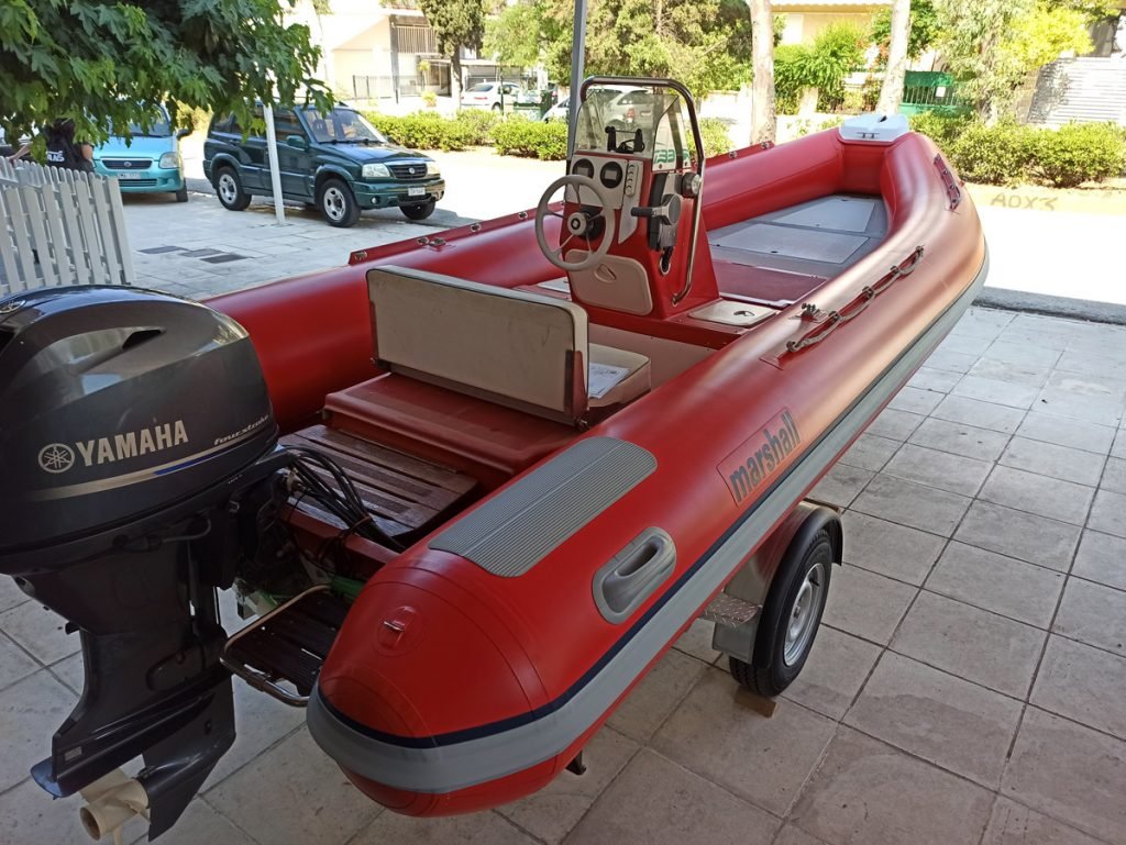 Αλλαγή αεροθαλάμου σε φουσκωτό σκάφος Marshall 5.70
