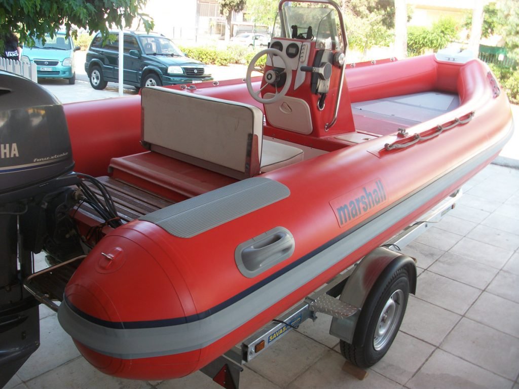 Αλλαγή αεροθαλάμου σε φουσκωτό σκάφος Marshall 5.70