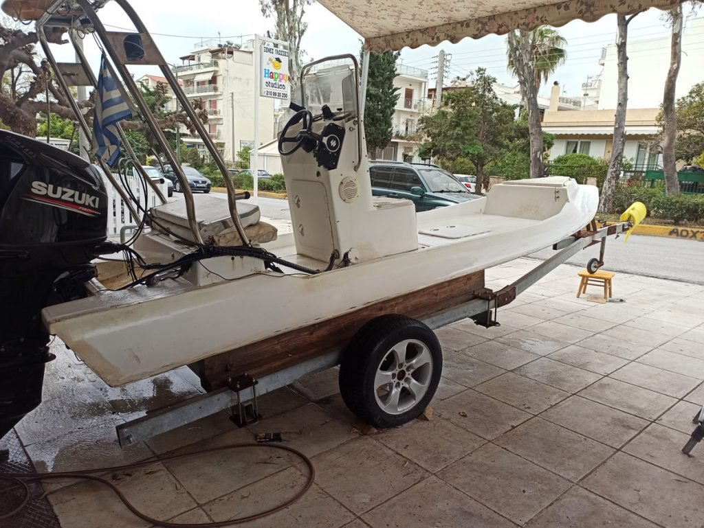 Αλλαγή αεροθαλάμου σε φουσκωτό σκάφος Navigator