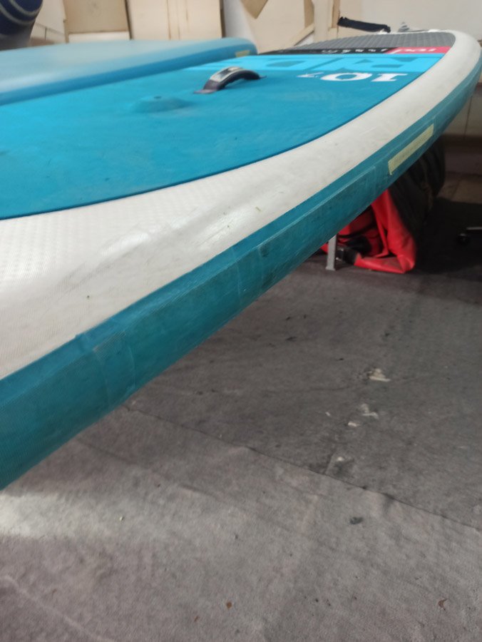 Κόλλημα Fin και ραφής σε φουσκωτή σανίδα sup
