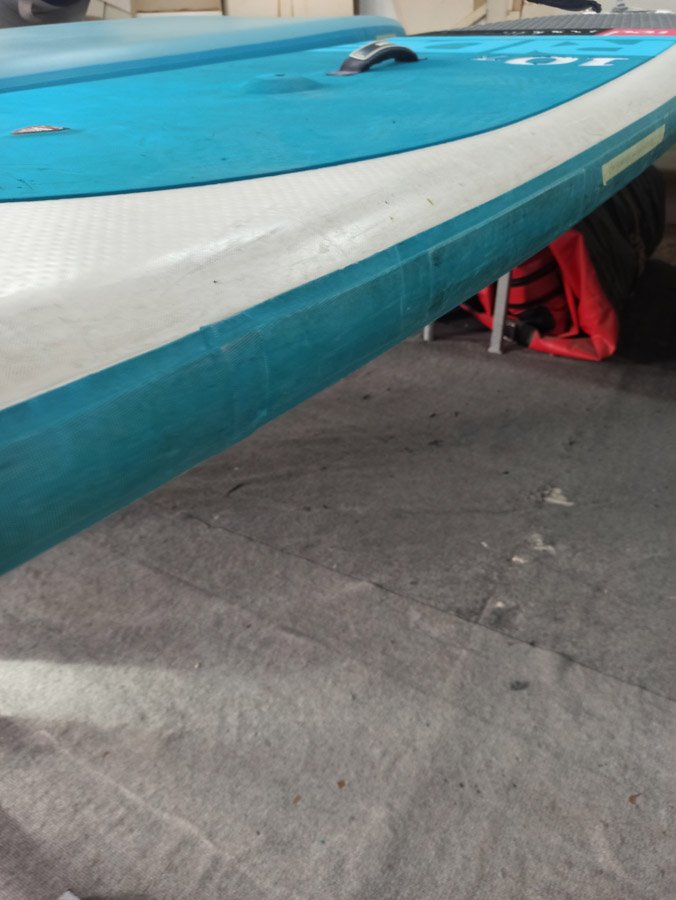 Κόλλημα Fin και ραφής σε φουσκωτή σανίδα sup